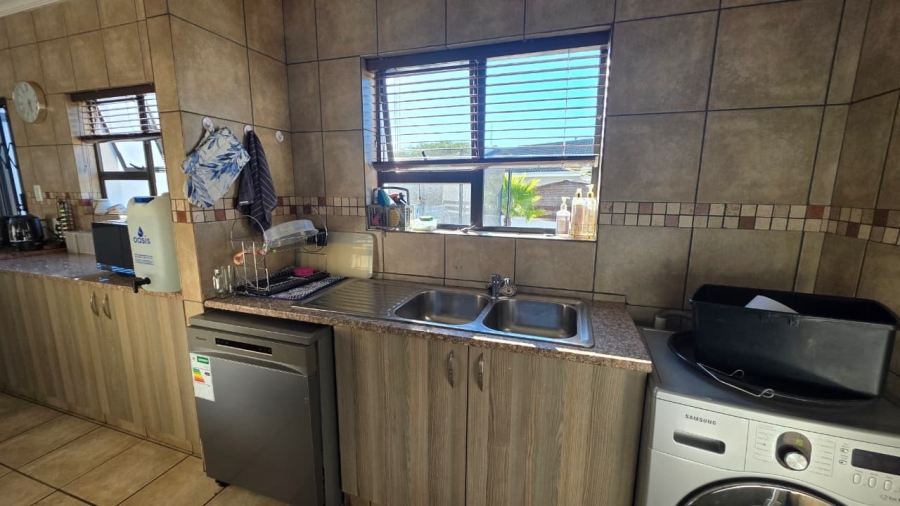 3 Bedroom Property for Sale in Country Club Western Cape